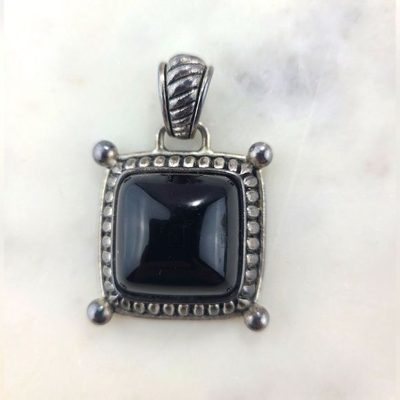 Premier Designs silver tone black cabochon ribbed design pendant 2" - Picture 1 of 5